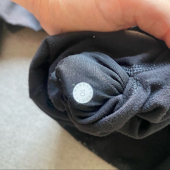 Black Lululemon 7/8 Leggings - Picture 3 of 5